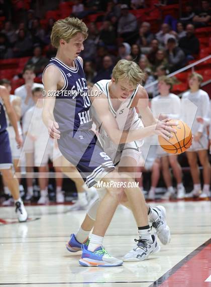 Thumbnail 3 in Salem Hills vs. Olympus (UHSAA 5A Quarterfinal) photogallery.