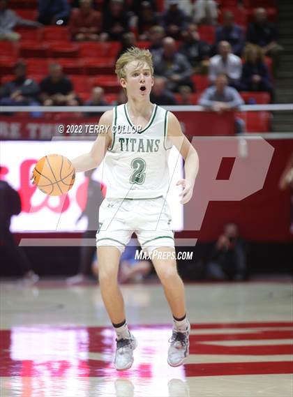 Thumbnail 3 in Salem Hills vs. Olympus (UHSAA 5A Quarterfinal) photogallery.
