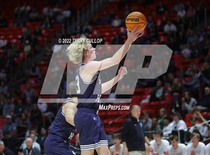 Thumbnail 3 in Salem Hills vs. Olympus (UHSAA 5A Quarterfinal) photogallery.