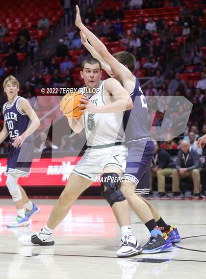 Thumbnail 3 in Salem Hills vs. Olympus (UHSAA 5A Quarterfinal) photogallery.