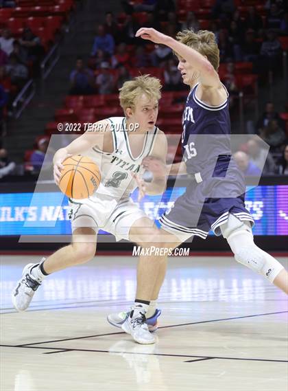 Thumbnail 3 in Salem Hills vs. Olympus (UHSAA 5A Quarterfinal) photogallery.