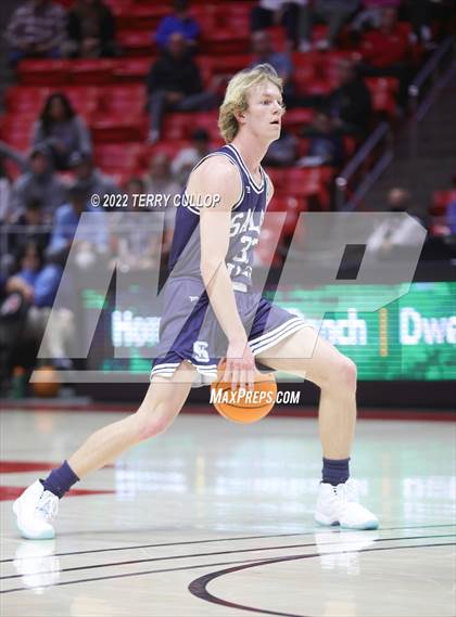 Thumbnail 3 in Salem Hills vs. Olympus (UHSAA 5A Quarterfinal) photogallery.