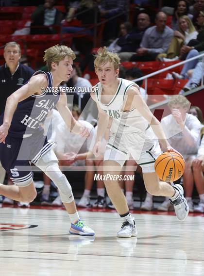 Thumbnail 3 in Salem Hills vs. Olympus (UHSAA 5A Quarterfinal) photogallery.