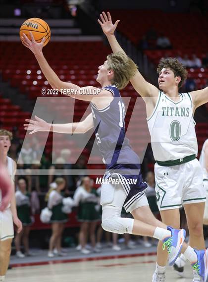 Thumbnail 1 in Salem Hills vs. Olympus (UHSAA 5A Quarterfinal) photogallery.