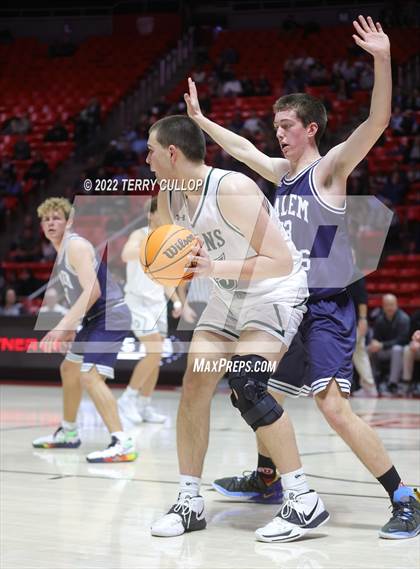 Thumbnail 2 in Salem Hills vs. Olympus (UHSAA 5A Quarterfinal) photogallery.