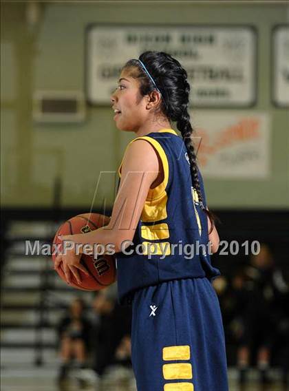 Thumbnail 3 in Inderkum vs. Davis (Ram Jam Winter Classic) photogallery.