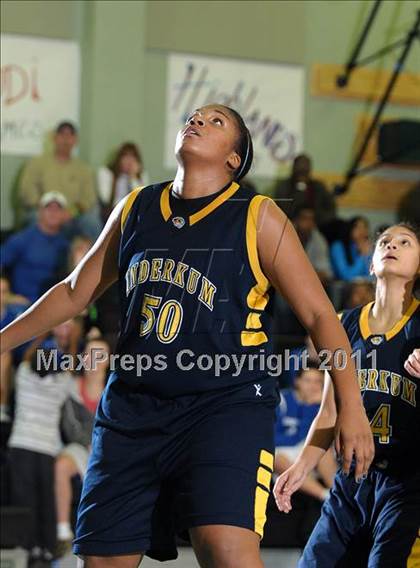 Thumbnail 3 in Inderkum vs. Davis (Ram Jam Winter Classic) photogallery.