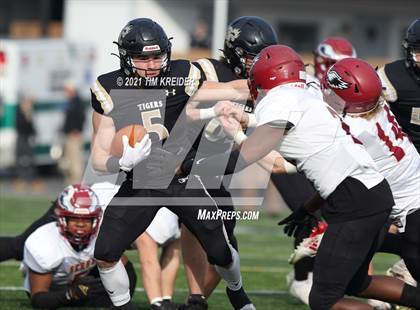Thumbnail 2 in Serra Catholic vs. Southern Columbia Area (PIAA 2A Final) photogallery.