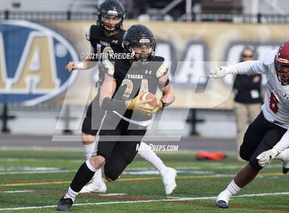 Thumbnail 1 in Serra Catholic vs. Southern Columbia Area (PIAA 2A Final) photogallery.