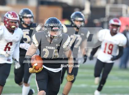 Thumbnail 3 in Serra Catholic vs. Southern Columbia Area (PIAA 2A Final) photogallery.