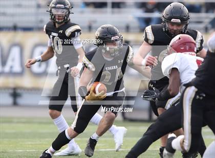 Thumbnail 2 in Serra Catholic vs. Southern Columbia Area (PIAA 2A Final) photogallery.