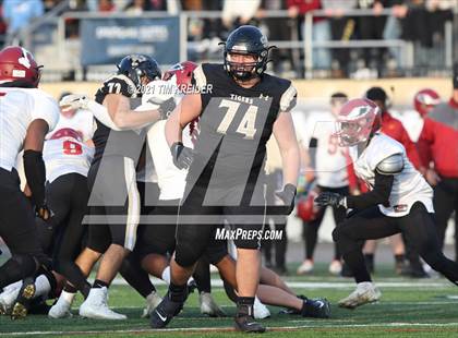 Thumbnail 1 in Serra Catholic vs. Southern Columbia Area (PIAA 2A Final) photogallery.