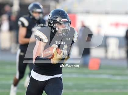 Thumbnail 1 in Serra Catholic vs. Southern Columbia Area (PIAA 2A Final) photogallery.