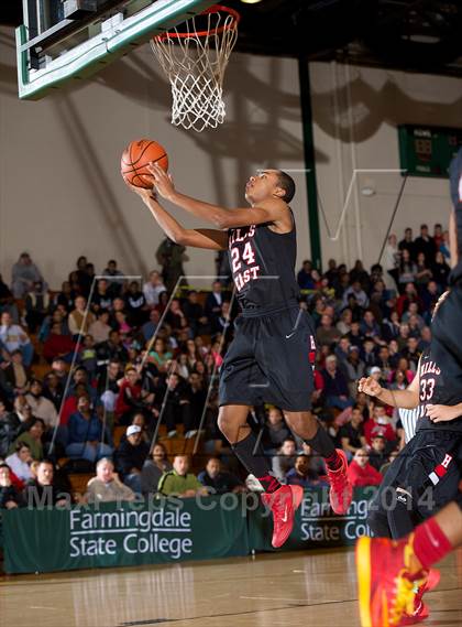 Thumbnail 2 in Half Hollow Hills East vs. Deer Park (Section 11 AA Semifinal) photogallery.