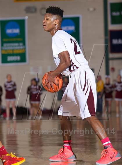 Thumbnail 1 in Half Hollow Hills East vs. Deer Park (Section 11 AA Semifinal) photogallery.