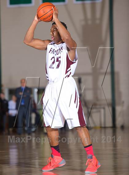 Thumbnail 2 in Half Hollow Hills East vs. Deer Park (Section 11 AA Semifinal) photogallery.