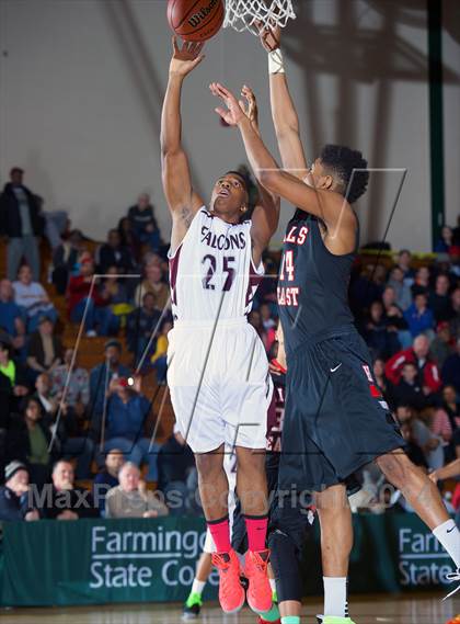 Thumbnail 1 in Half Hollow Hills East vs. Deer Park (Section 11 AA Semifinal) photogallery.