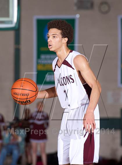 Thumbnail 2 in Half Hollow Hills East vs. Deer Park (Section 11 AA Semifinal) photogallery.