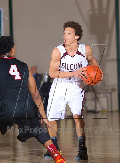 Thumbnail 3 in Half Hollow Hills East vs. Deer Park (Section 11 AA Semifinal) photogallery.