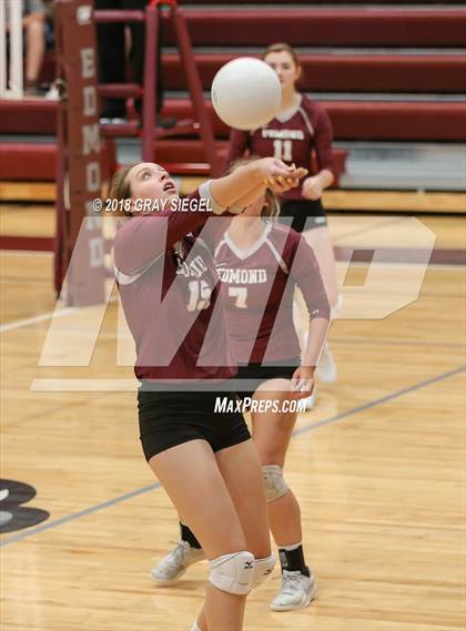 Thumbnail 3 in Deer Creek @ Edmond Memorial photogallery.