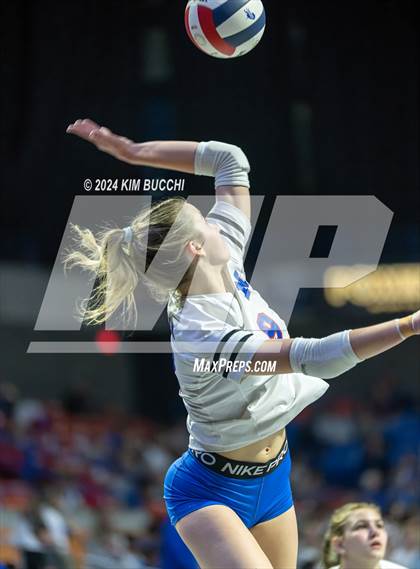 Thumbnail 2 in Morgantown vs. Cabell Midland (WVSSAC Class AAAA Semifinal) photogallery.