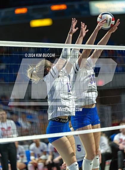 Thumbnail 1 in Morgantown vs. Cabell Midland (WVSSAC Class AAAA Semifinal) photogallery.