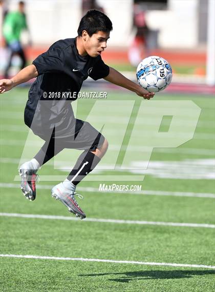 Thumbnail 1 in Gainesville vs Sunnyvale (Highway 5 Showcase) photogallery.