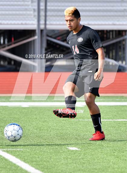 Thumbnail 1 in Gainesville vs Sunnyvale (Highway 5 Showcase) photogallery.