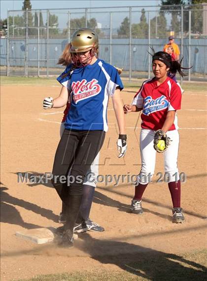 Thumbnail 2 in SFV East-West All-Star Classic photogallery.