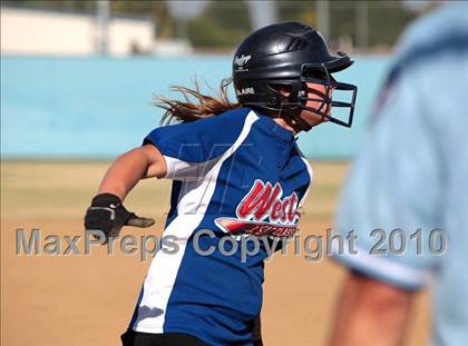 Thumbnail 2 in SFV East-West All-Star Classic photogallery.
