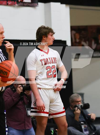 Thumbnail 2 in Franklin Community vs East Central (IHSAA 4A Section 14 Semifinal) photogallery.
