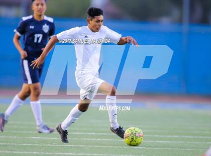 Thumbnail 2 in El Camino Real vs Mendez photogallery.