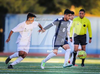 Thumbnail 3 in El Camino Real vs Mendez photogallery.