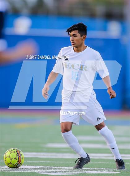 Thumbnail 1 in El Camino Real vs Mendez photogallery.