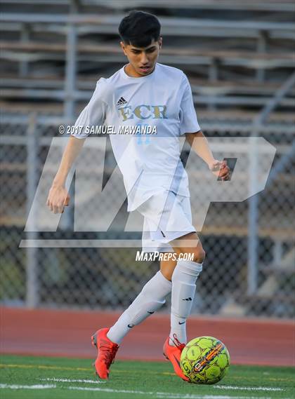 Thumbnail 3 in El Camino Real vs Mendez photogallery.