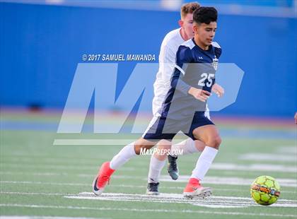 Thumbnail 1 in El Camino Real vs Mendez photogallery.