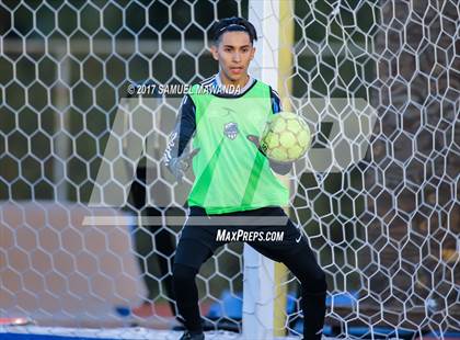 Thumbnail 3 in El Camino Real vs Mendez photogallery.