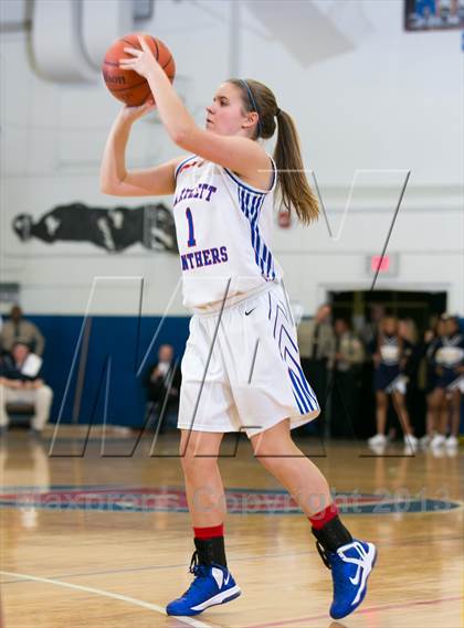 Thumbnail 3 in Arlington vs Bartlett photogallery.