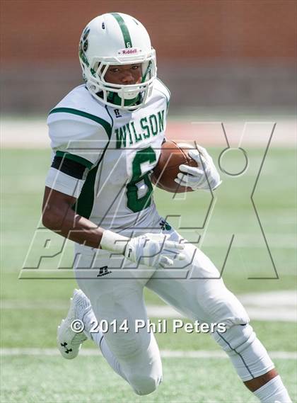 Thumbnail 3 in Wilson vs. DuVal (Prince George County Pigskin Classic) photogallery.
