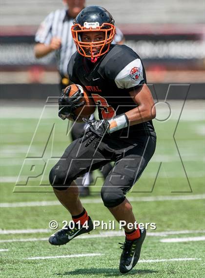 Thumbnail 1 in Wilson vs. DuVal (Prince George County Pigskin Classic) photogallery.