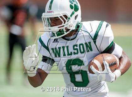 Thumbnail 1 in Wilson vs. DuVal (Prince George County Pigskin Classic) photogallery.