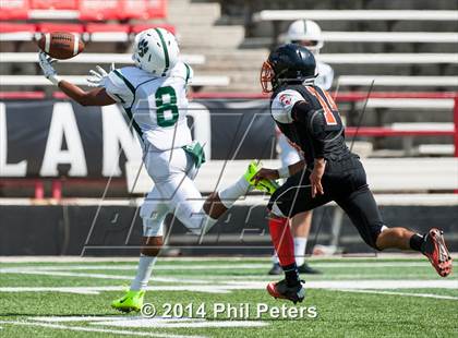 Thumbnail 2 in Wilson vs. DuVal (Prince George County Pigskin Classic) photogallery.