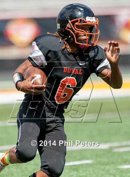 Thumbnail 1 in Wilson vs. DuVal (Prince George County Pigskin Classic) photogallery.
