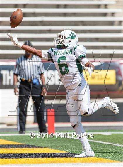 Thumbnail 2 in Wilson vs. DuVal (Prince George County Pigskin Classic) photogallery.