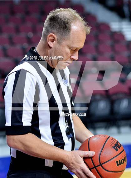 Thumbnail 1 in Valor Christian vs. Lynwood (Tarkanian Classic) photogallery.