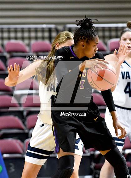Thumbnail 2 in Valor Christian vs. Lynwood (Tarkanian Classic) photogallery.