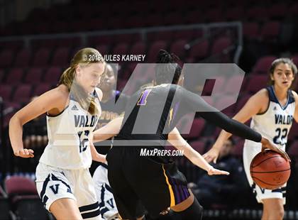 Thumbnail 2 in Valor Christian vs. Lynwood (Tarkanian Classic) photogallery.