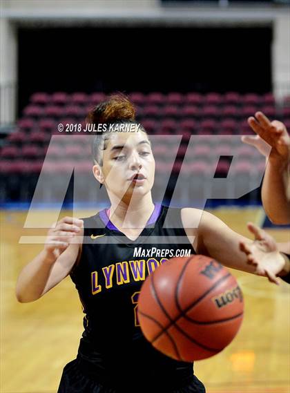 Thumbnail 2 in Valor Christian vs. Lynwood (Tarkanian Classic) photogallery.