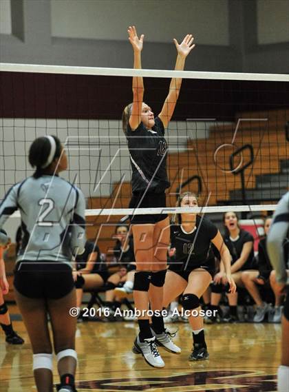 Thumbnail 2 in Bryan vs. Cinco Ranch (NIKE Invitational Tournament) photogallery.