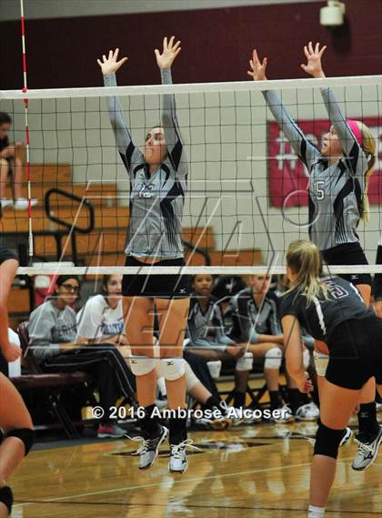 Thumbnail 3 in Bryan vs. Cinco Ranch (NIKE Invitational Tournament) photogallery.